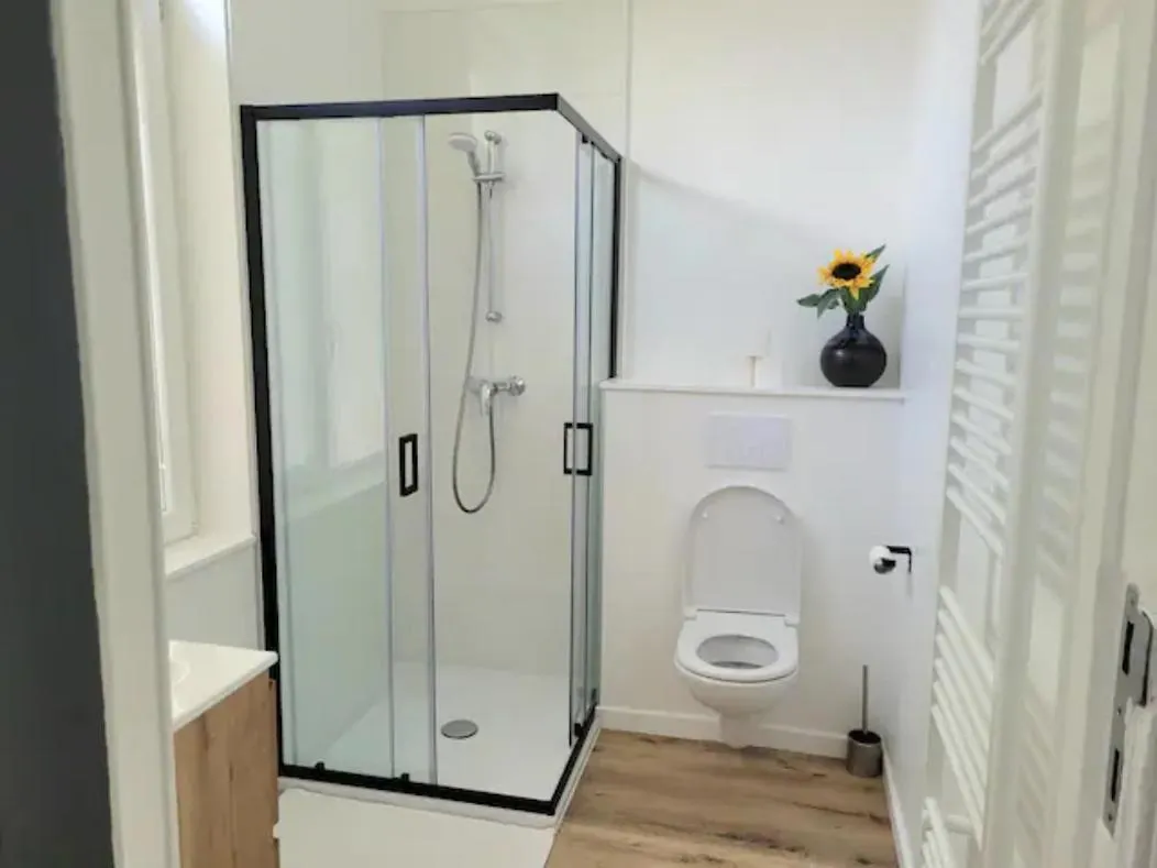Brand New Iris Room With Private Bathroom And Balcony Brussels Guest house