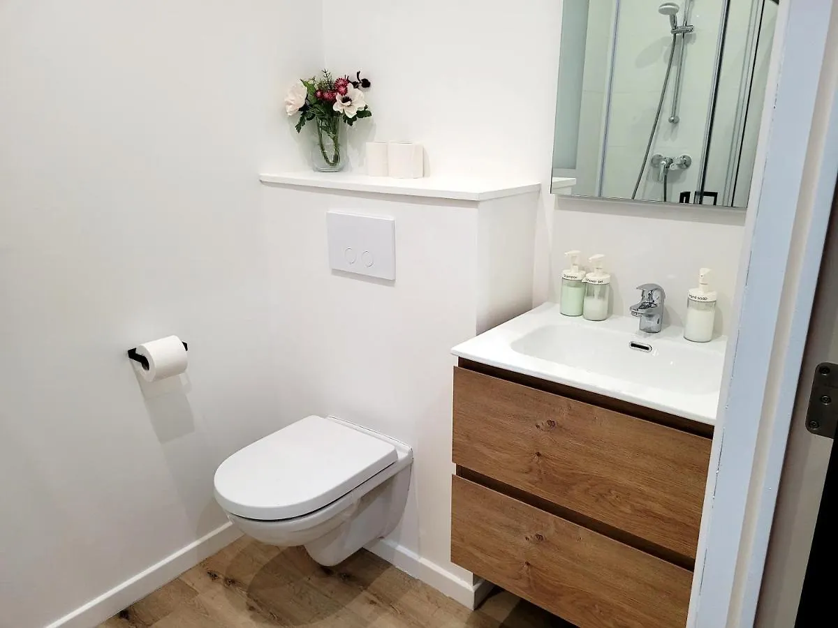 Brand New Iris Room With Private Bathroom And Balcony Brussels Guest house