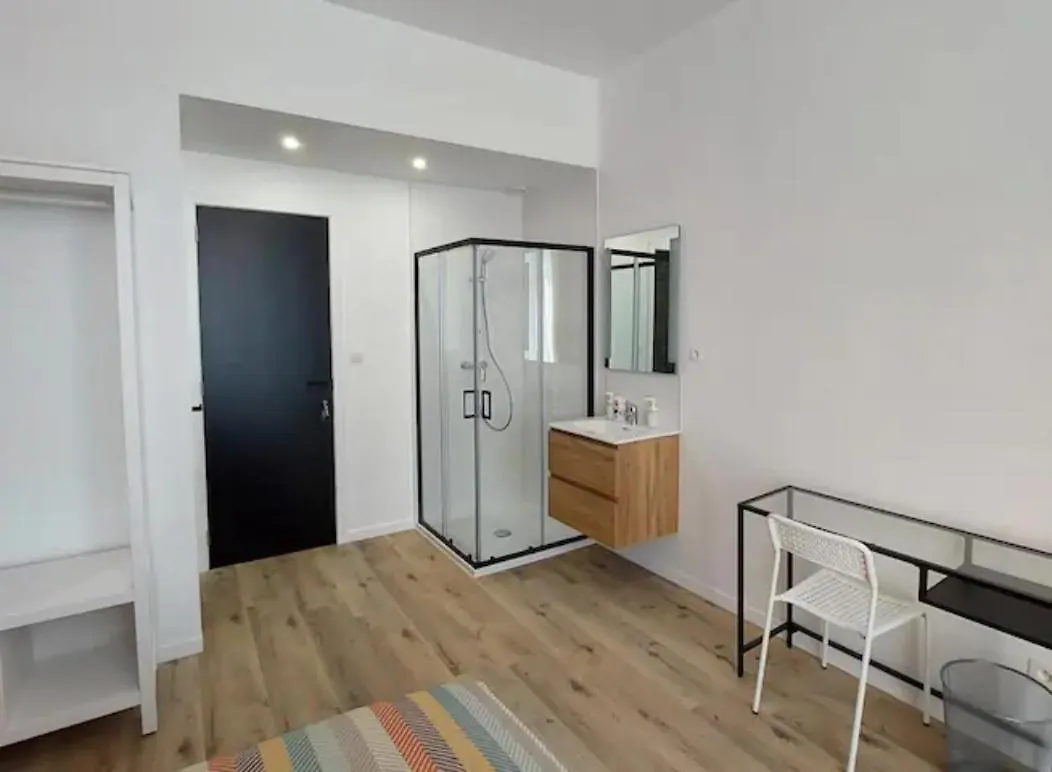 Guest house Brand New Iris Room With Private Bathroom And Balcony Brussels Belgium